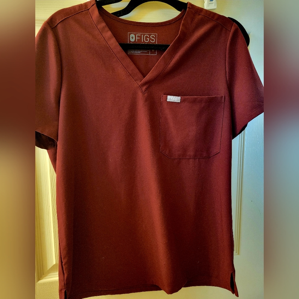 Figs scrub top